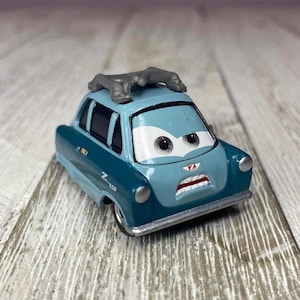 Disney Pixar Cars 2 Professor Z Mini 1.5” Die-cast Car (Flaw
