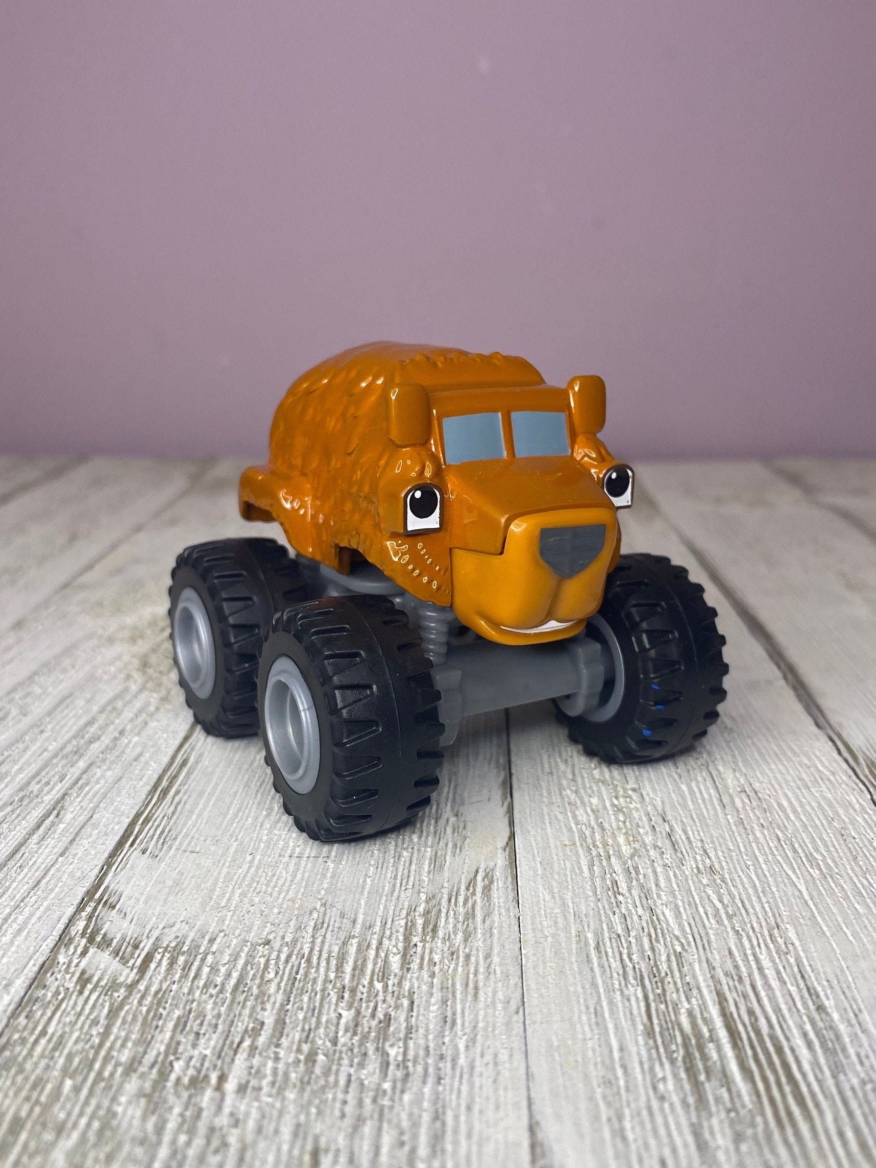 Blaze and the Monster Machines Grizzly Bear Truck Diecast Vehicle