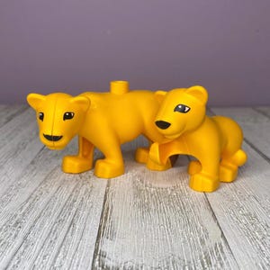 Lego Duplo Lioness and Baby Lion Cub Figures, Lego Duplo African Wild Animals