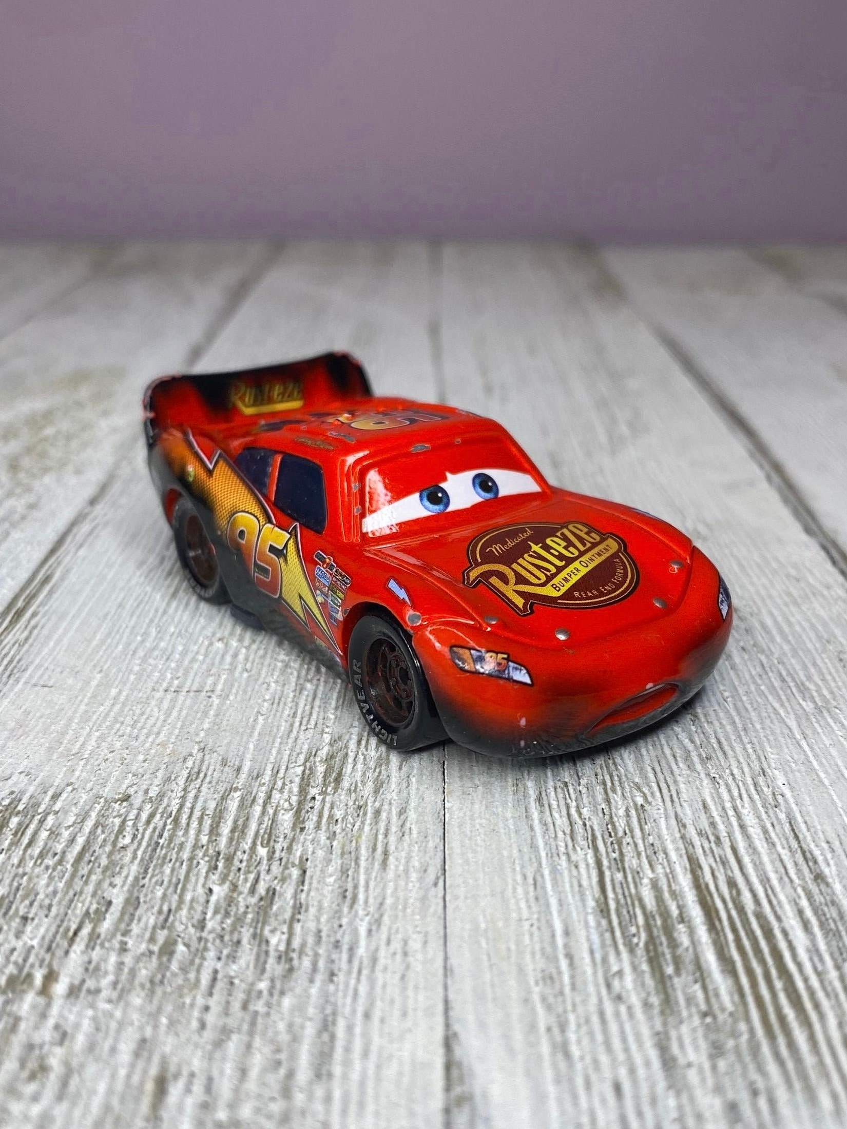 Dirty Lightning Mcqueen Diecast Disney Pixar Cars 3” Burnt