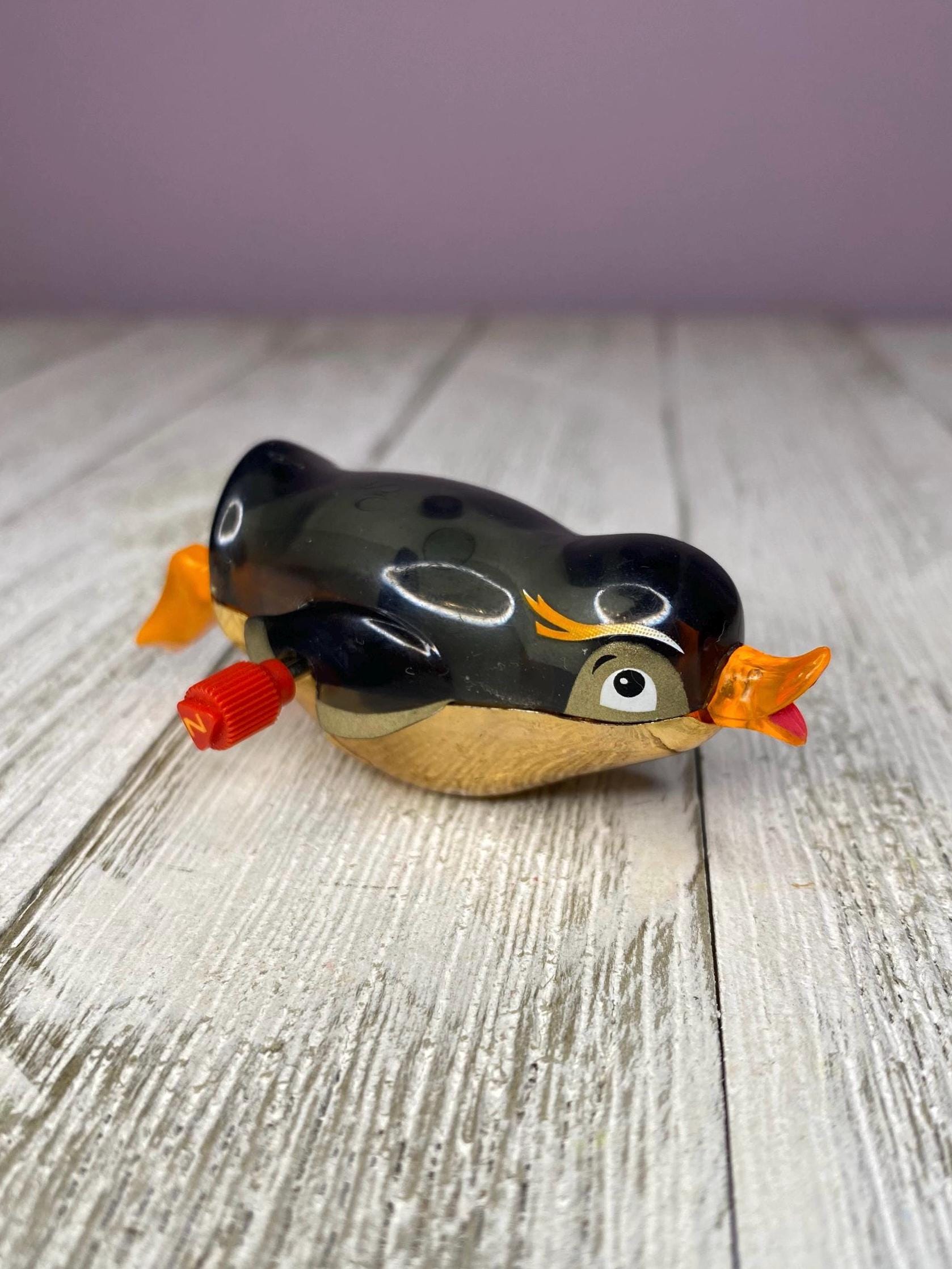 Tomy Wind up Penguin 2.5” Wind-up Plastic Toy (working Condition