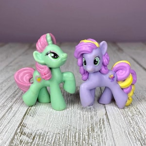 MLP G4 Blind Bag Golden Delicious and Rainbow Swirl 2” Mini Figures (Hasbro, My Little Pony Friendship is Magic) Flaws/See Description