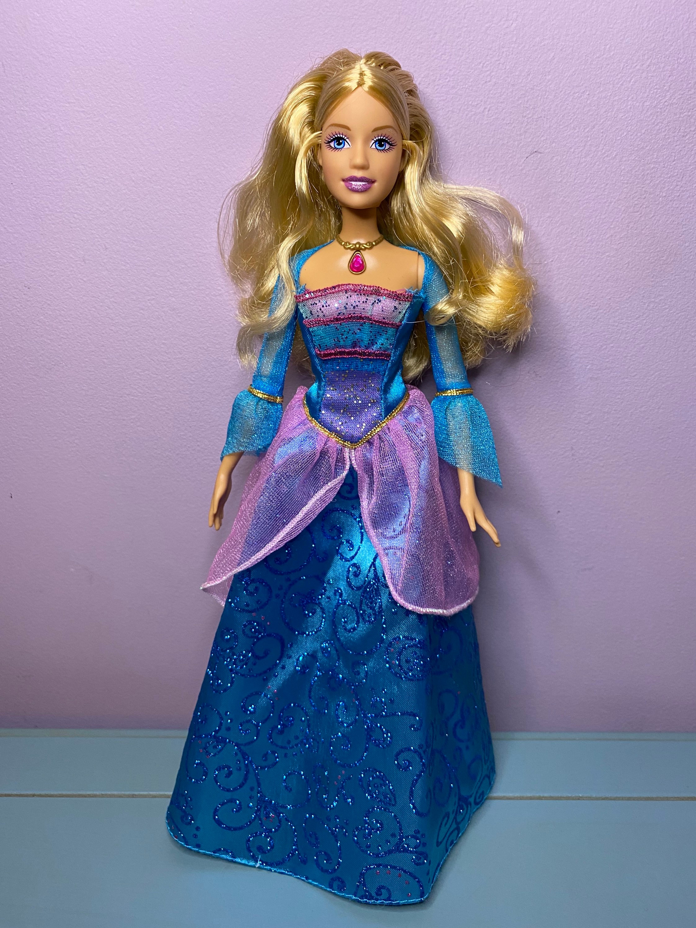 Barbie as the Island Princess Singing Princess Rosella Doll (2007