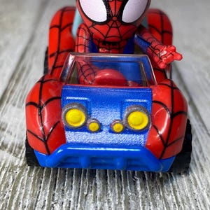 Hot Wheels Racer Verse Marvel Spiderman 2.25” Diecast Car (See Description) bild 10