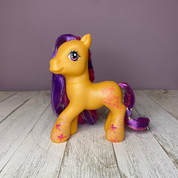 MLP G3 Scootaloo Brushable Pony, 25th Birthday Anniversary (2007 Hasbro) My Little Pony