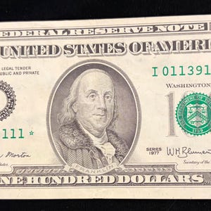 1977 Star 100 Note with rare serial  number 01139111 in mint condition