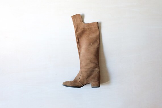 beige boots size 4