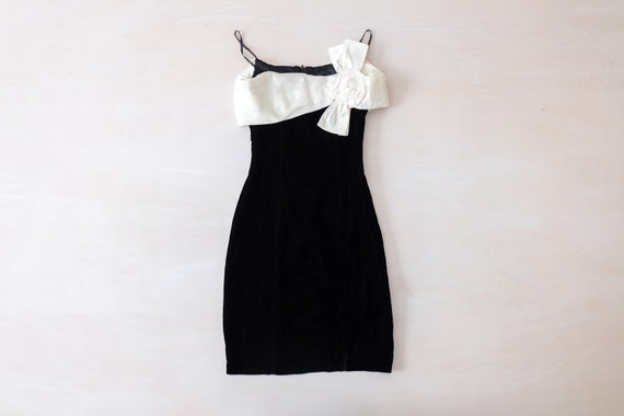 Vintage 80s 'Gunne Sax' Black and White Velvet Dre