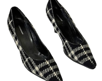 Vintage 00s 'Burberry' Heeled Shoes (Size UK 7 EU 40 US 9.5)