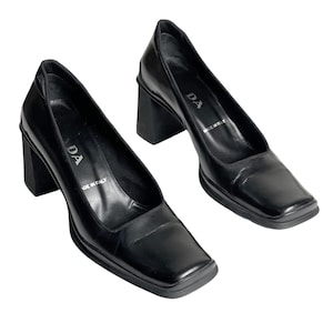 【ドーナッツ】SS1999 PRADA Squaqe Toe Heels Vintage FW 1999 Prada Size 39 Square Toe Snakeskin Block