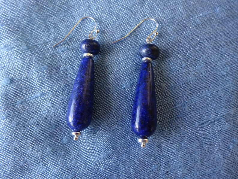 boucles d'oreilles longues gouttes et rondelles lapis-lazuli, hématite argentée image 2