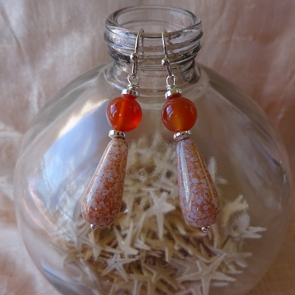 boucles d'oreilles romantiques goutte orange clair en verre tchèque, perles de cornaline, hématite argent