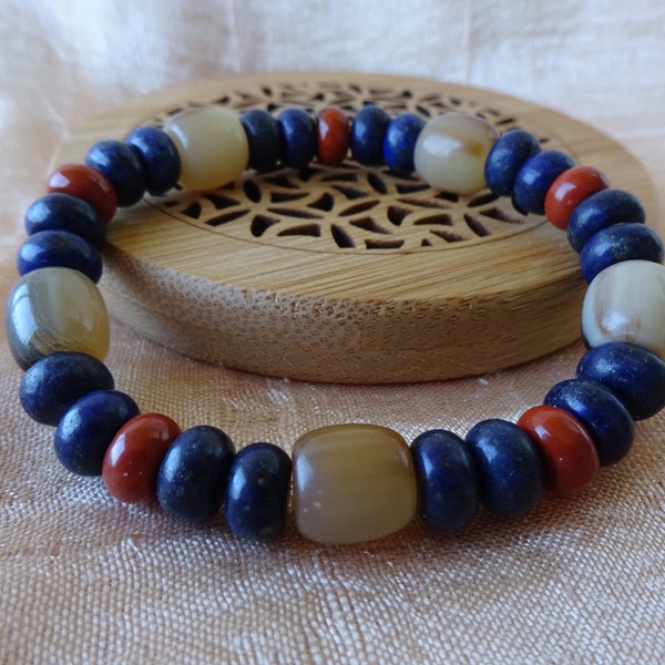 bracelet ethnique tribal unisexe, perles ovales tibétines corne de yak, rondelles lapis-lazuli et jaspe rouge