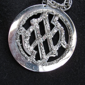 Women&#39;s 1960&#39;s Medallion Necklace