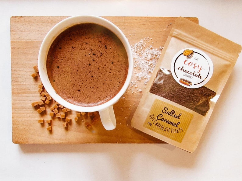 Chocolate caliente con caramelo salado y virutas - Regalo para gourmets - Chocolate gourmet - Caramelo salado - Chocolate caliente - Regalo de cumpleaños - Apto para veganos imagen 2