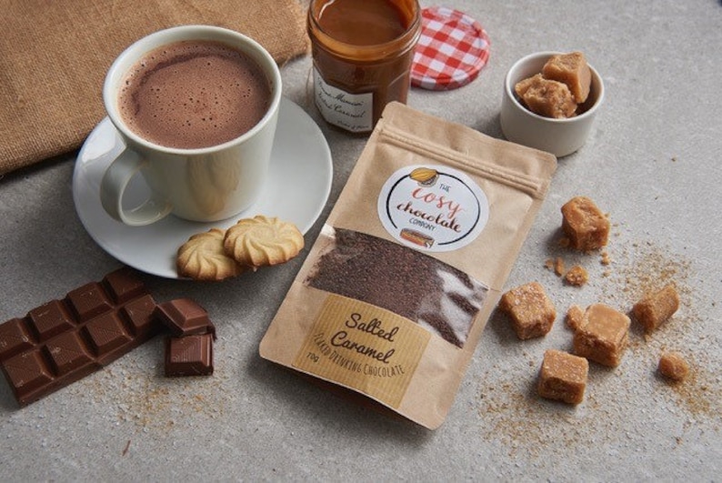 Chocolate caliente con caramelo salado y virutas - Regalo para gourmets - Chocolate gourmet - Caramelo salado - Chocolate caliente - Regalo de cumpleaños - Apto para veganos imagen 1