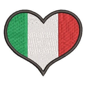 Op de afbeelding: Een hartvormige patch met de kleuren van de Italiaanse vlag: groen, wit en rood.