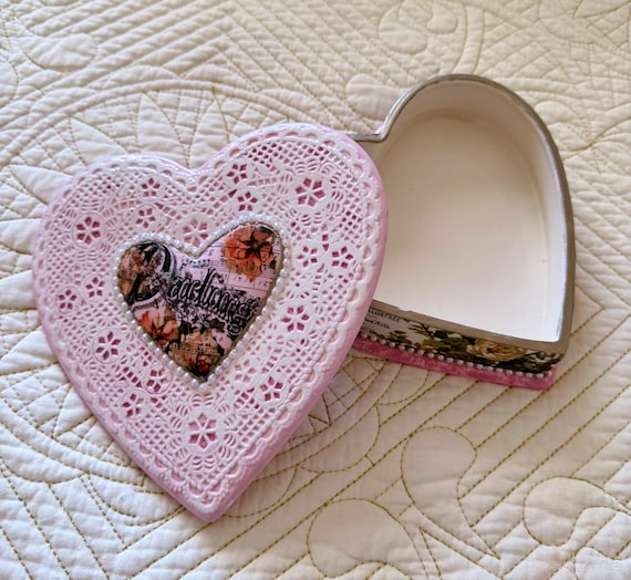 Pink Darling-Ceramic Heart Jewelry/Trinket/Candy Box w/ Doily Look Lid