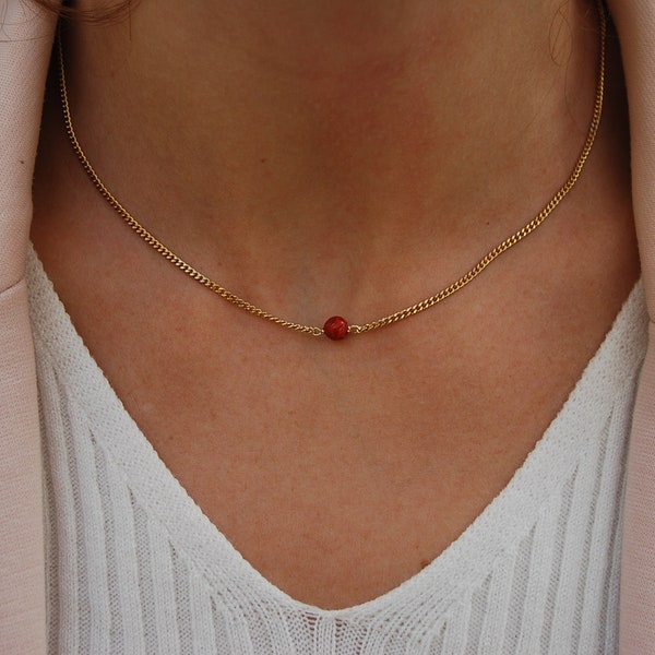 Collier de corail rouge, collier en argent 925, collier minimal, collier en argent sterling, collier de pierres précieuses délicates, collier empilable.