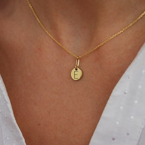 Sterling silver initial necklace, dainty E initial necklace, circle necklace, minimalist necklace, medal necklace.