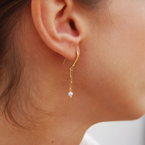 Dainty pearls earrings, silver 925 earrings, long earrings, chain earrings, sterling silver earrings.