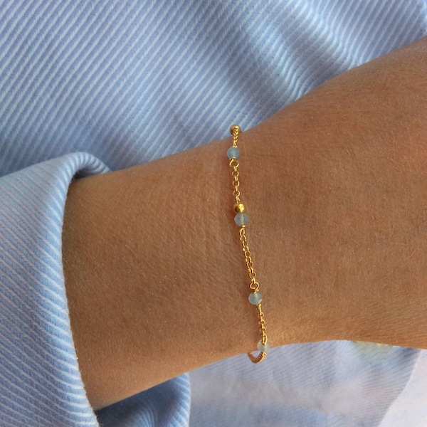 Aquamarine bracelet, sterling silver 925 bracelet, minimalist bracelet, delicate aquamarine bracelet.
