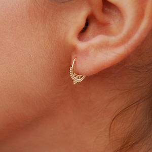Dainty hoops earrings, open hoops earrings, minimalist earrings, sterling silver 925 earrings.