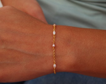 Pearls necklace, stackable bracelet, wedding bracelet, dainty pearls bracelet, minimalist bracelet.