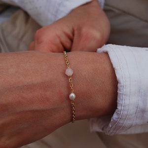 Rose quartz-pearls bracelet, silver 925 bracelet, gemstone bracelet, stacking bracelet, dainty pearls bracelet, sterling silver 925.