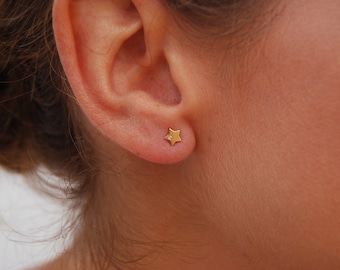 Gold 18K earrings, dainty star earrings, cz earrings, minimalist earrings, delicate studs, diameter: 5 mm, set 2 pieces.