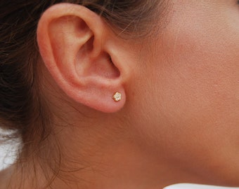 Gold 18K earrings, dainty studs earrings, cz earrings, minimalist earrings, tiny studs earrings, set 2 pieces.