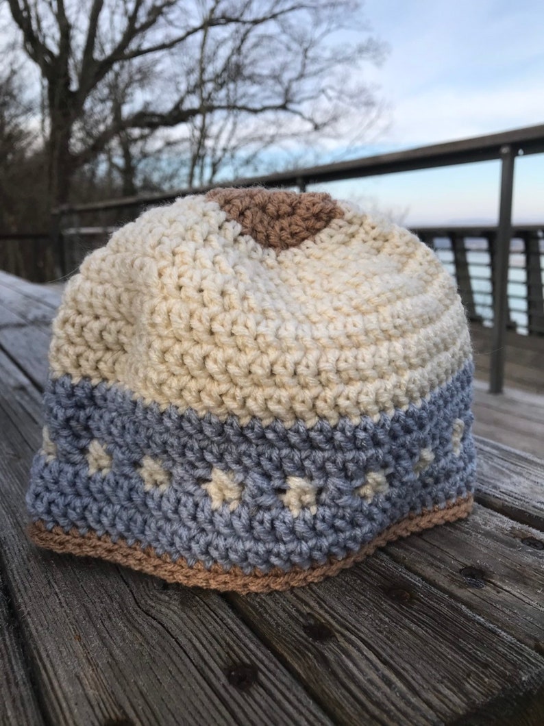 Kid/'s beige and grey hat
