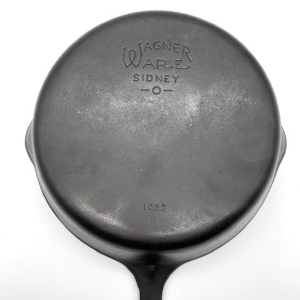 FINE Wagner Ware Sidney-O- #8 Cast Iron 10inch Skillet Frypan 1058M