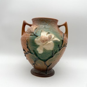 Vintage Roseville Pottery 92-8&quot; Magnolia Vase with Two Handles
