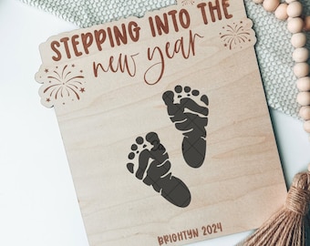 Stepping into the New Year, Baby footprint DIY, DIY footprint sign, New Year baby gift, footprint, baby's first, first year of baby gift