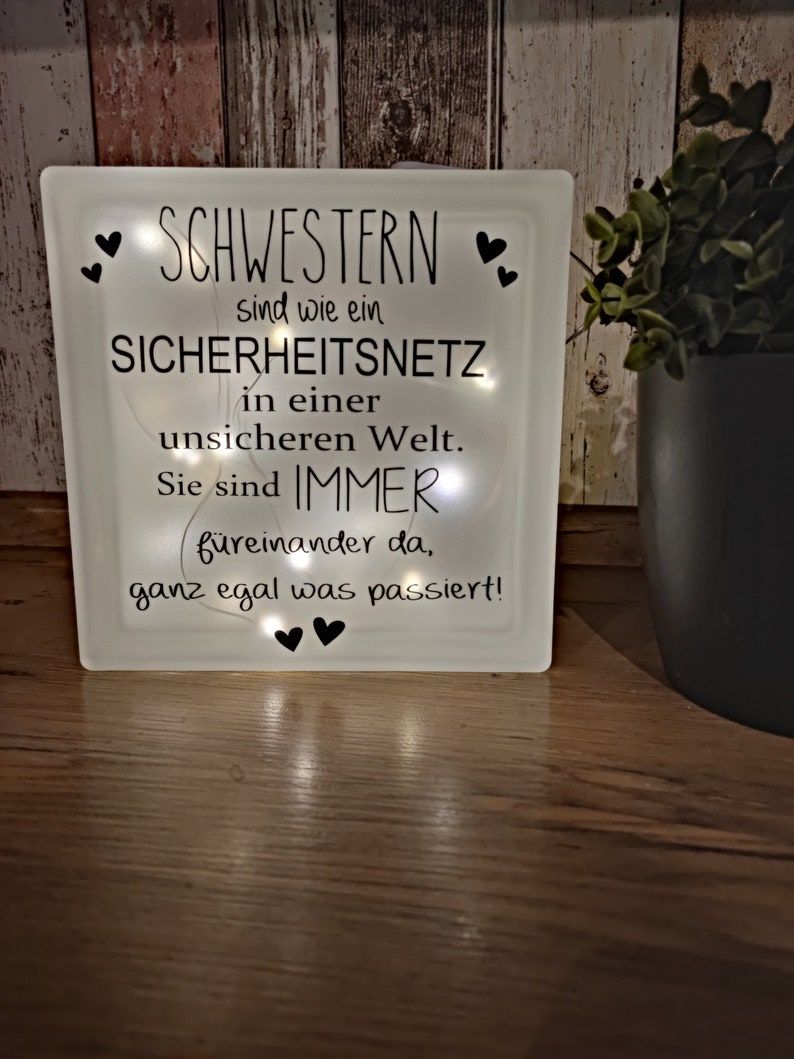 Glasbaustein mit Beleuchtung SCHWESTERN Dekolicht Beleuchtung Geschenkidee Bild 1