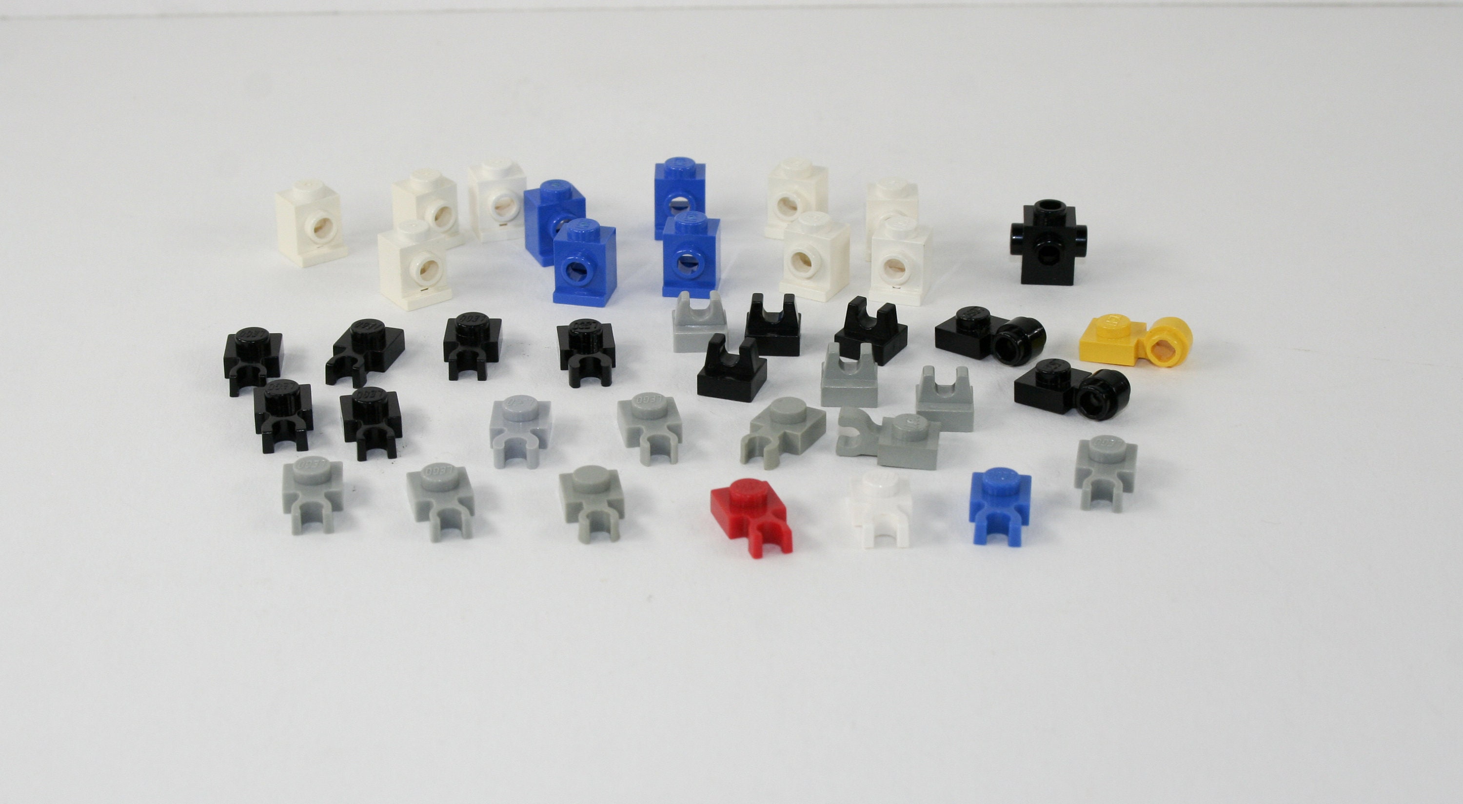 Lego 100 New White Bricks Modified 1 x 2 with Vertical Clip Pieces