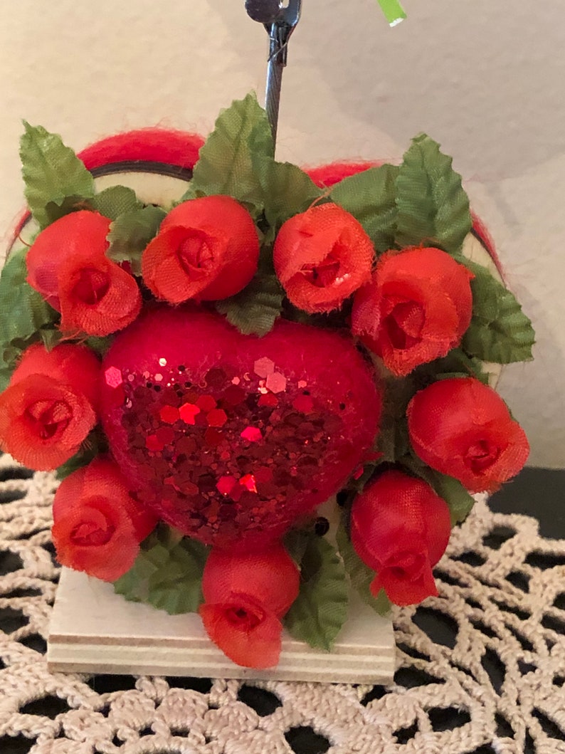 Great Valentines day gift. heart with red roses Unique picture holder