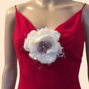 Felted flower brooch from merino wool NUNO felted red brooches accessory dress designer felting merino wool bolls white rose evening bolero