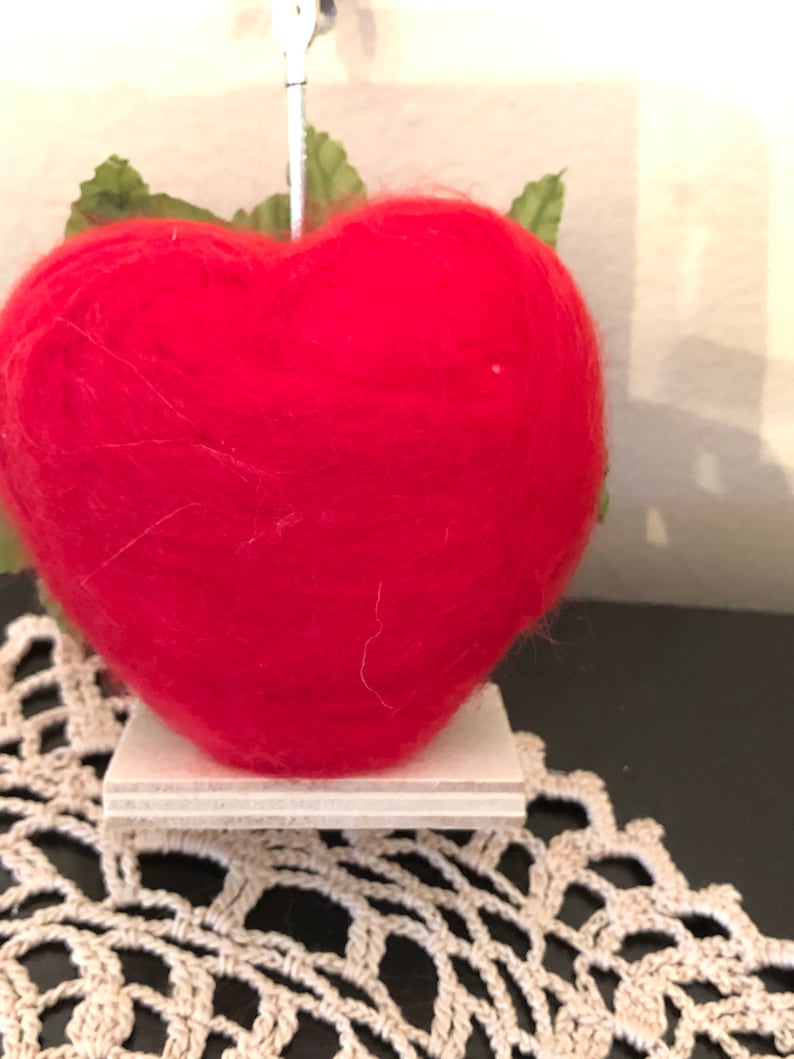 Great Valentines day gift. heart with red roses Unique picture holder