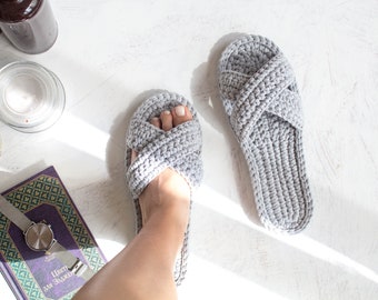 Womens slippers - Crochet slippers - Bride slippers - vegan slippers