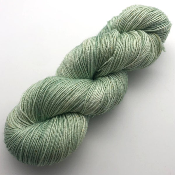 Green, kitty eye color inspired, hand dyed yarn, 85/15, superwash, merino nylon blend, 400 meters/ 100 grams, cat love