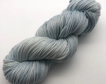 Blue, kitty eye color inspired, hand dyed yarn, 85/15, superwash, merino nylon blend, 400 meters/ 100 grams, cat love