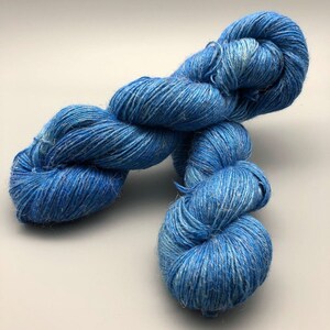 Blue Yarn, 51 Baby Alpaca 25 Linen 24 Tussah Silk, Alpaca/Linen/Silk, Fingering, 400m/100g, hand dyed, Road Trip Sock Yarn