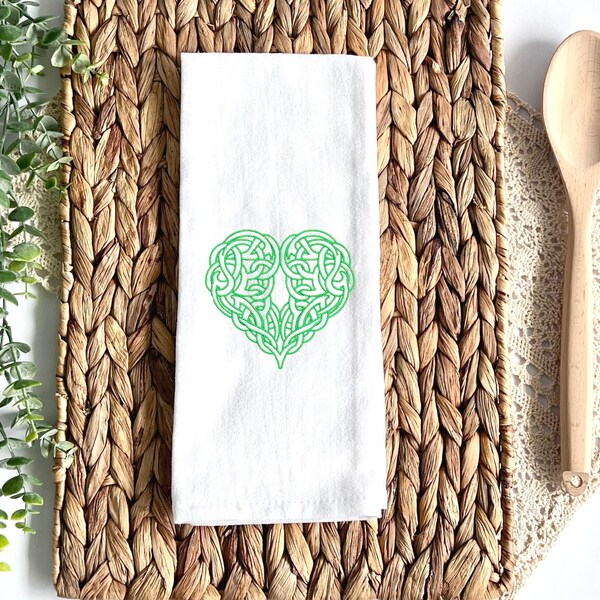 Heart St Patrick's Day Tea Towel, Celtic Knot, St Patrick's Day Decorations, Tea Towel, Dish Towel, Cotton Tea Towel, Irish Gifts