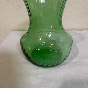 Vintage Scalloped Swirled Emerald Green Vase