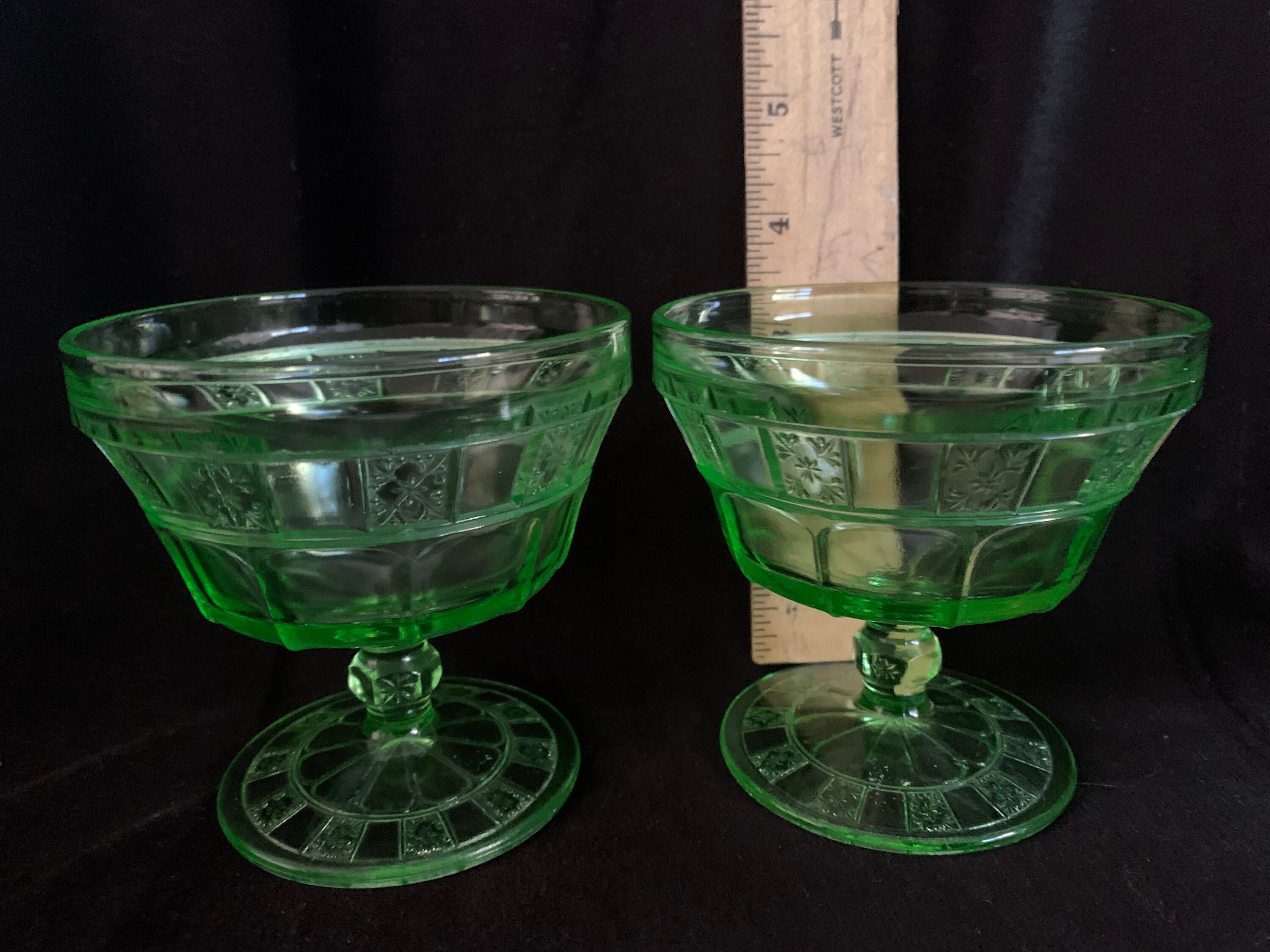 Lot De 5 Coupes à Glace Vintage - Verre Vert Vaseline - Pied - Service Pour 5