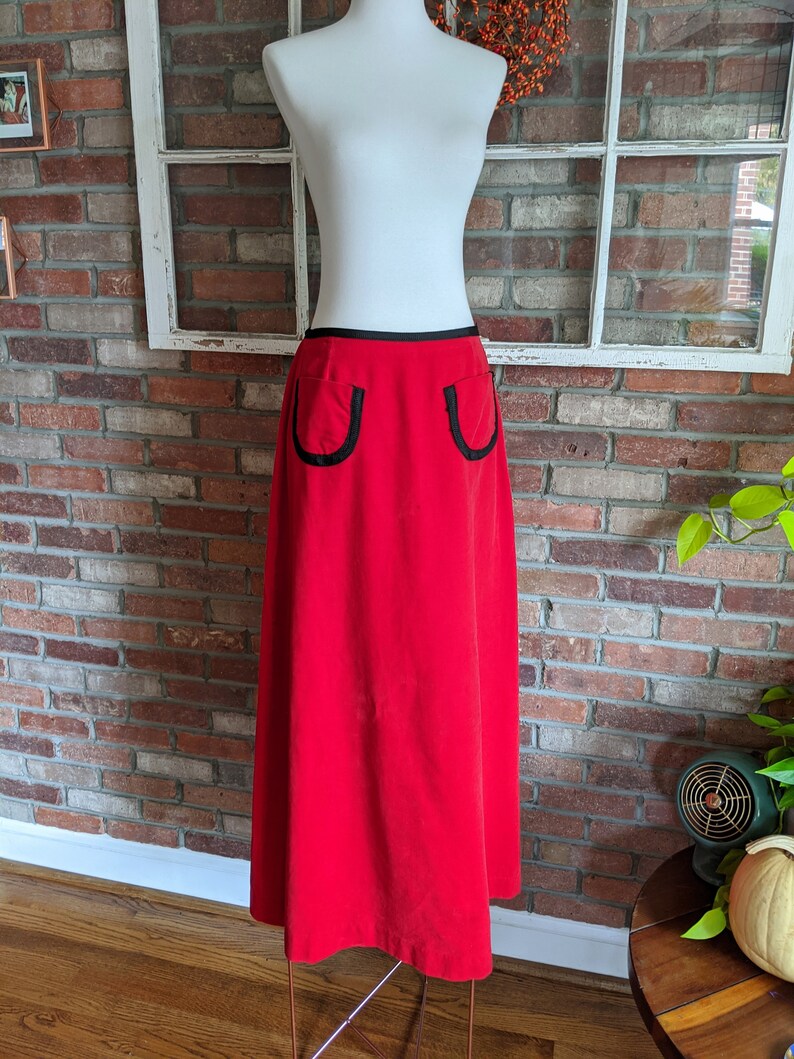Vintage 1970's Young Dimensions by Saks Fifth Avenue Red Maxi Skirt Suit Set w/black details image 3