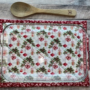 Christmas Ornament Quilted Hot Pad, Trivet, Large Hot Pad, Casserole Hot Pad,  Housewarming Gift, Kitchen, Baking, Happy Holidays, Red