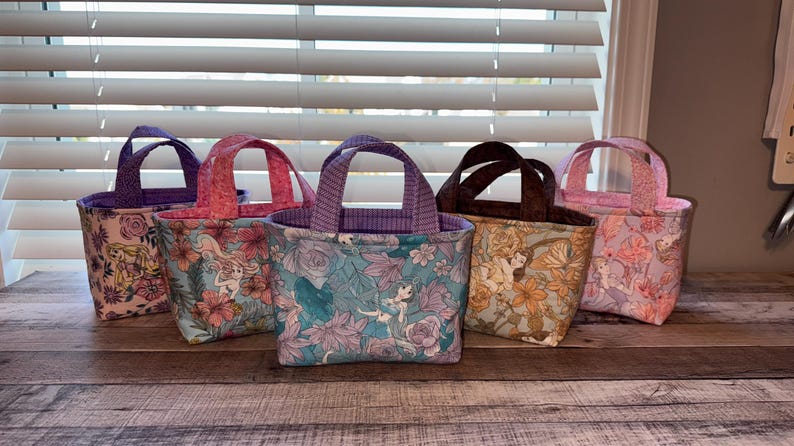 Disney Princess Tote Bag, Kids Purse, Gift Bag, Reversible, Rapunzel, Belle, Jasmine, Snow White, Aurora, Mulan, Ariel, Cinderella image 2